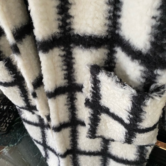 Davi & Dani Fuzzy Long Coat - Picture 2 of 6